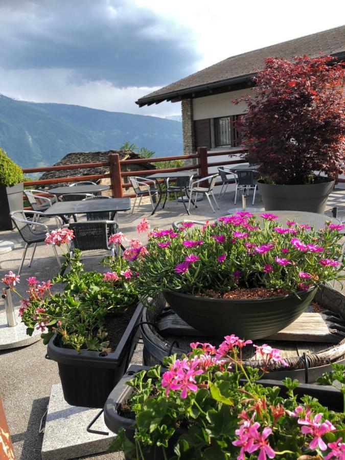 Cafe Cher-Mignon Et Chambres D'Hotes Chermignon-d'en Haut Buitenkant foto